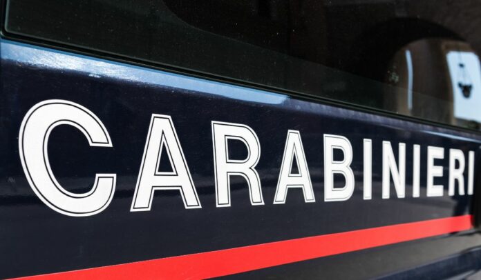 carabinieri macchina carabinieri macchina
